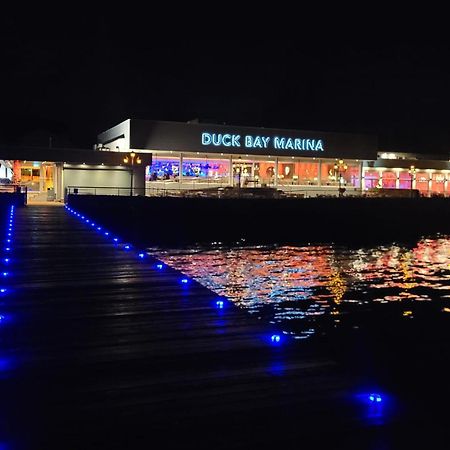 Duck Bay Hotel & Restaurant 발로크 외부 사진