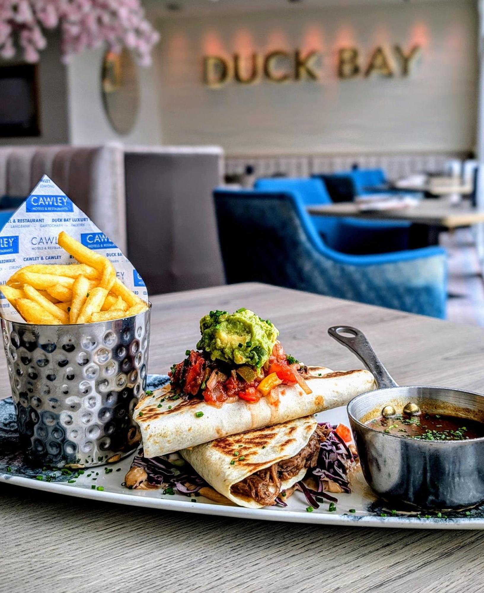 Duck Bay Hotel & Restaurant 발로크 외부 사진